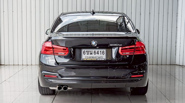 BMW Series 3 2018 330e Sedan ปลั๊กอินไฮบริด (PHEV) ไม่ติดแก๊ส เกียร์อัตโนมัติ ดำ รูปที่ 3
