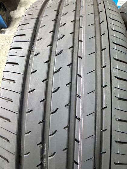 ยางถอดป้ายแดงขอบ 17” ยี่ห้อ YOKOHAMA รุ่น ADVAN V03 ขนาด 225-65R17 ปี 26 MADE IN JAPAN สีเส้นตุ่มหน้ายางยังอยู่ครบ รูปที่ 6