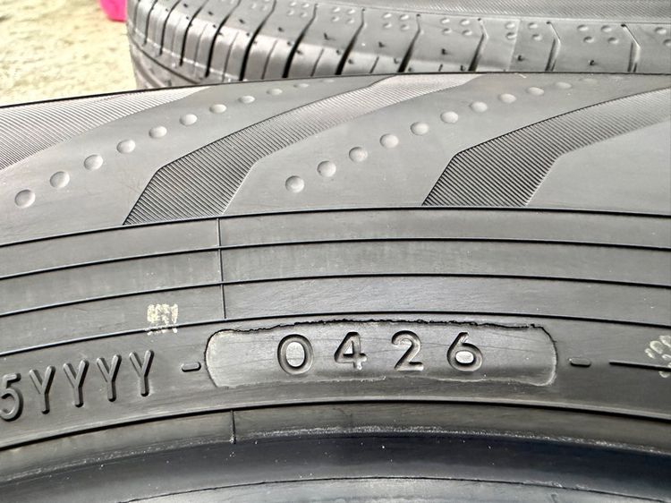 ยางถอดป้ายแดงขอบ 17” ยี่ห้อ YOKOHAMA รุ่น ADVAN V03 ขนาด 225-65R17 ปี 26 MADE IN JAPAN สีเส้นตุ่มหน้ายางยังอยู่ครบ รูปที่ 3