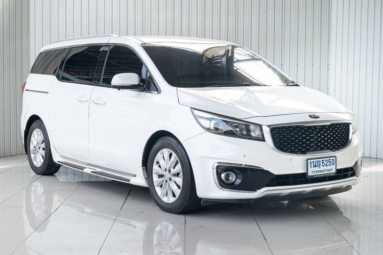 รถ Kia Carnival 2.2 EX สี ขาว