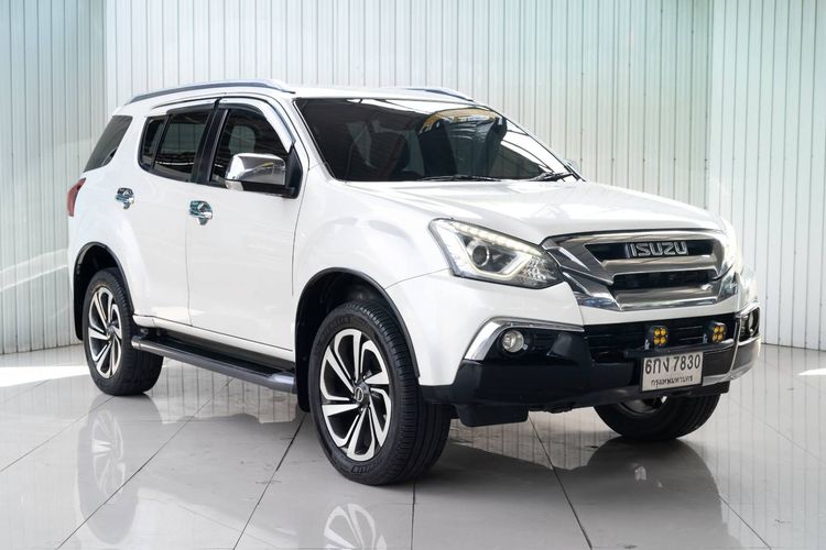 รถ Isuzu MU-X 1.9 สี ขาว