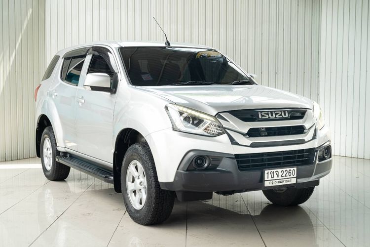 รถ Isuzu MU-X 1.9 สี เงิน