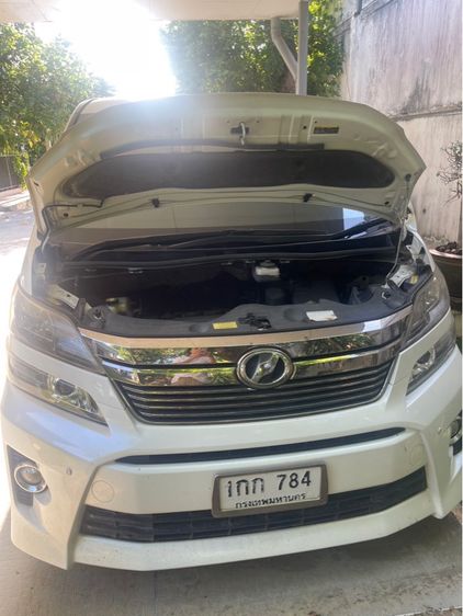 รถ Toyota Vellfire 2.4 V สี ขาว