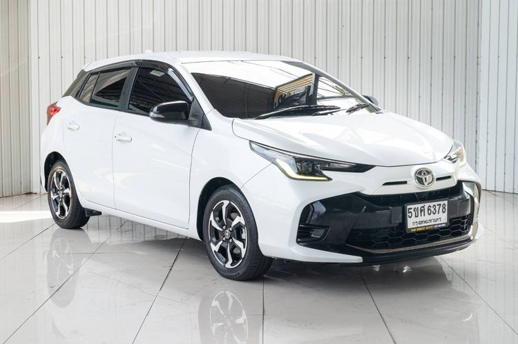 รถ Toyota Yaris ATIV 1.2 Smart สี ขาว