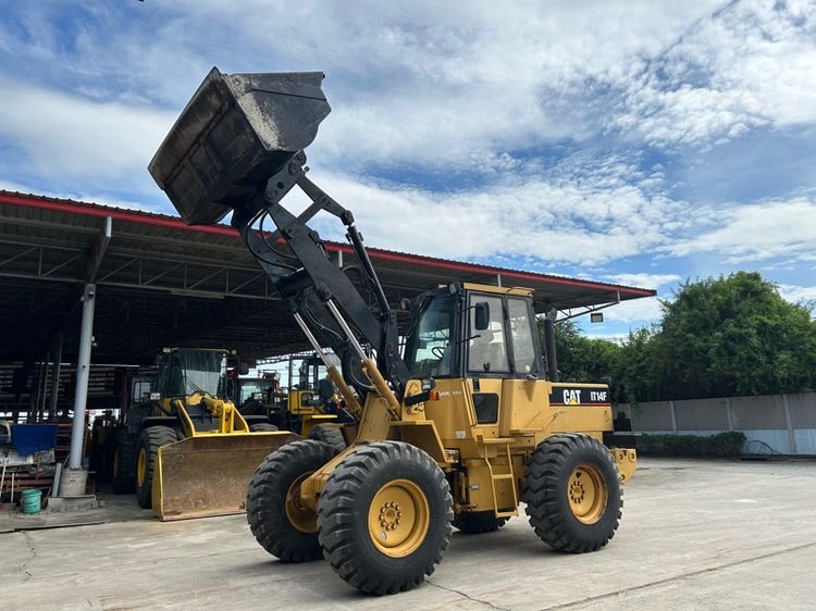 รถตักล้อยาง CATTERPOLLAR รุ่น IT14F บุ้งกี๋ 1.4 คิว ยกสูง 3.6 ม. คอนโทรลเดี่ยว รถเก่านอกนำเข้า รูปที่ 2