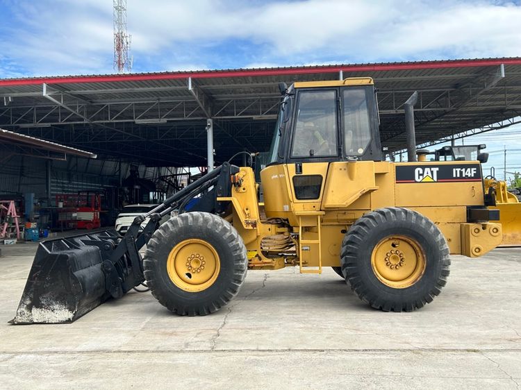 รถตักล้อยาง CATTERPOLLAR รุ่น IT14F บุ้งกี๋ 1.4 คิว ยกสูง 3.6 ม. คอนโทรลเดี่ยว รถเก่านอกนำเข้า รูปที่ 3