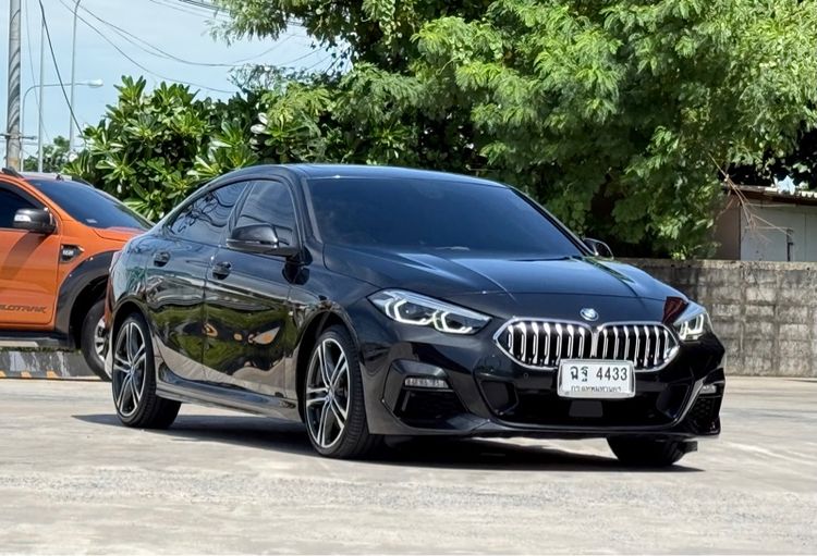 BMW Series 2 2021 220i Sedan เบนซิน ไม่ติดแก๊ส เกียร์อัตโนมัติ ดำ รูปที่ 2