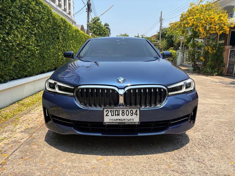BMW Series 5 2021 530e Sedan ปลั๊กอินไฮบริด (PHEV) เกียร์อัตโนมัติ น้ำเงิน
