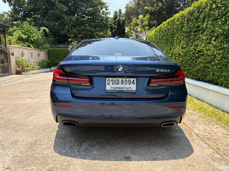 BMW Series 5 2021 530e Sedan ปลั๊กอินไฮบริด (PHEV) เกียร์อัตโนมัติ น้ำเงิน รูปที่ 2