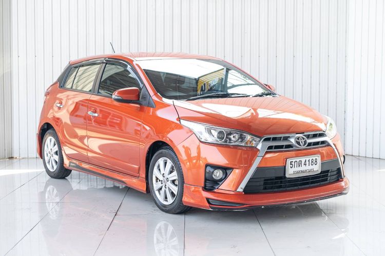 รถ Toyota Yaris 1.2 G สี ส้ม