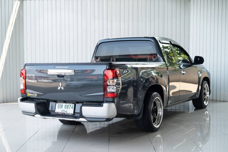 Mitsubishi Triton 2022 2.5 GLX Pickup ดีเซล ไม่ติดแก๊ส เกียร์ธรรมดา เทา รูปที่ 3