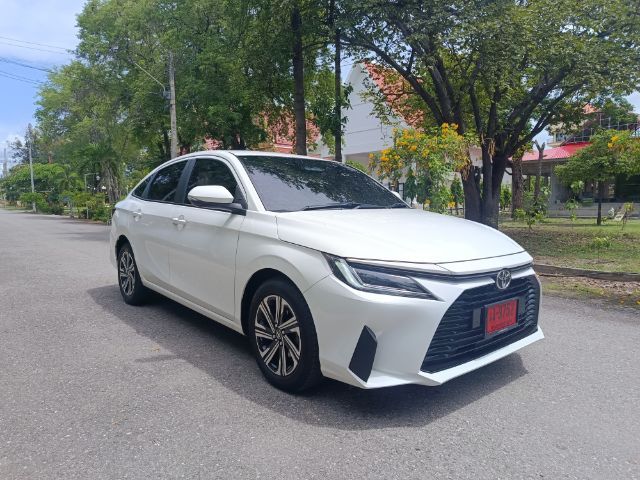 Toyota Yaris ATIV 2023 1.2 Smart Sedan เบนซิน ไม่ติดแก๊ส เกียร์อัตโนมัติ ขาว รูปที่ 2