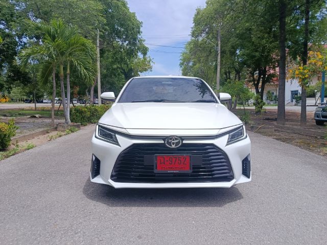 รถ Toyota Yaris ATIV 1.2 Smart สี ขาว