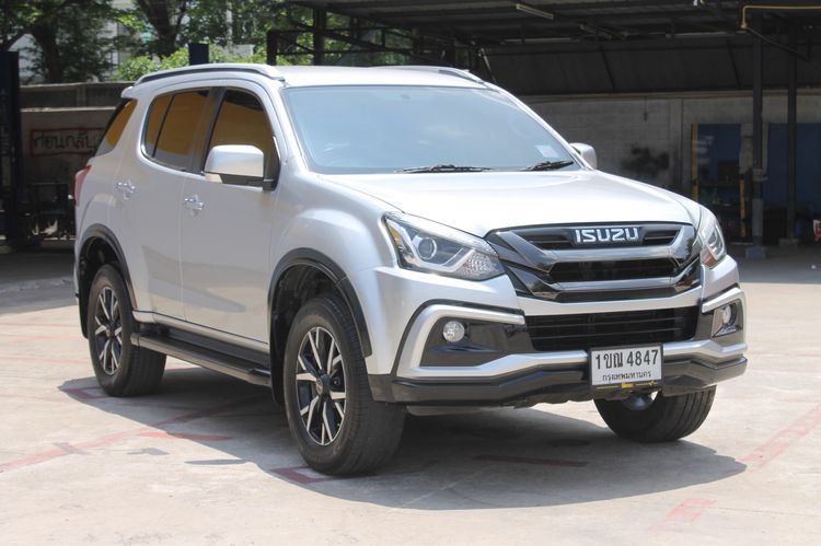 Isuzu MU-X 2020 3.0 4WD Utility-car ดีเซล เกียร์อัตโนมัติ เทา รูปที่ 3