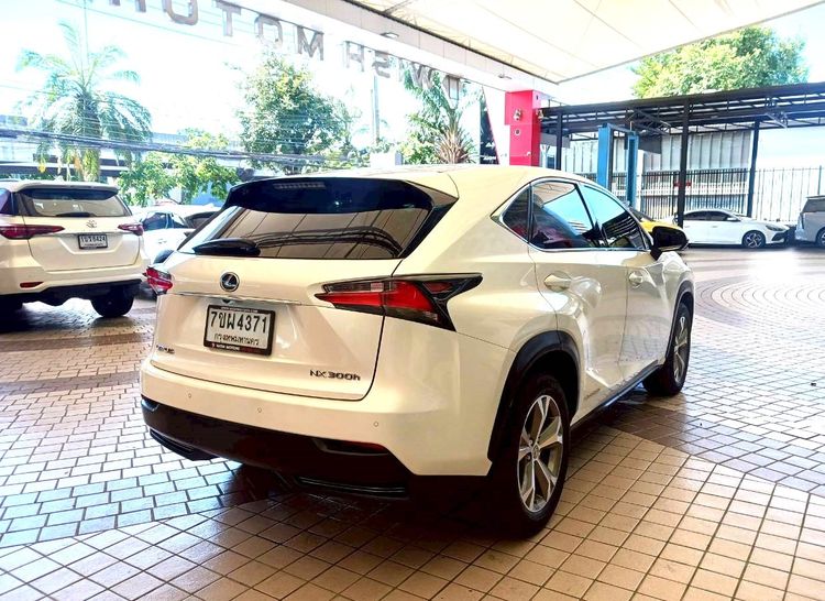 Lexus Nx300h 2015 2.5 Luxury Utility-car ไฮบริด ไม่ติดแก๊ส เกียร์อัตโนมัติ ขาว รูปที่ 2