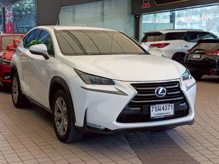 Lexus Nx300h 2015 2.5 Luxury Utility-car ไฮบริด ไม่ติดแก๊ส เกียร์อัตโนมัติ ขาว รูปที่ 3