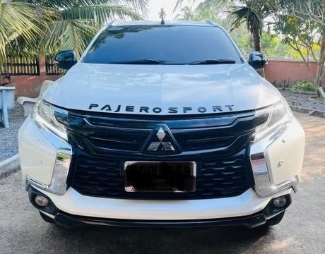 รถ Mitsubishi Pajero Sport 2.4 GT สี ขาว