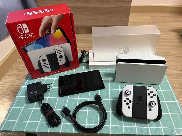 Nintendo เกมส์นินเทนโด และอุปกรณ์ เชื่อมต่อไร้สายได้ สุดคุ้ม เครื่อง+เกม+พวงมาลัย