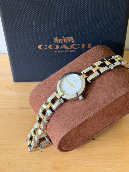 COACH นาฬิกาผู้หญิง Two Tone สองกษัตริย์  รูปที่ 2