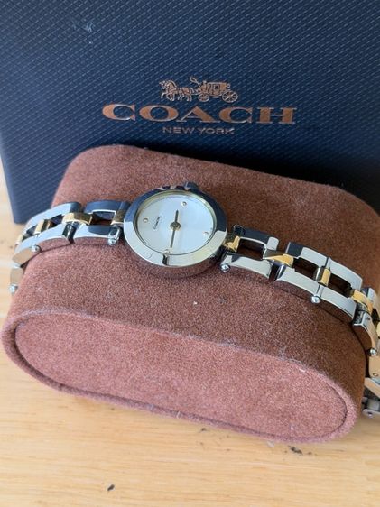 COACH นาฬิกาผู้หญิง Two Tone สองกษัตริย์  รูปที่ 3