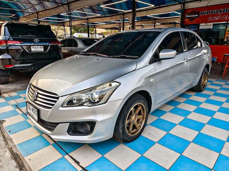 รถ Suzuki Ciaz 1.2 GL สี บรอนซ์เงิน