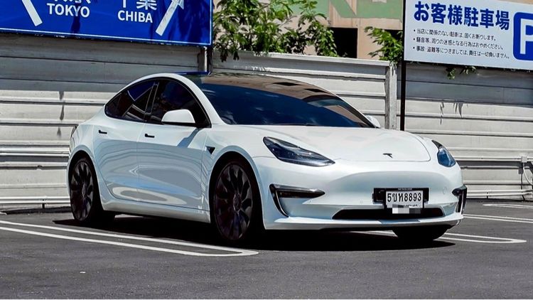 รถ Tesla Model-3 Performance 4WD สี ขาว