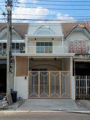 ขายทาวน์เฮ้าส์ หมู่บ้านร่มเงาไม้ วัดลาดปลาดุก รีโนเวทพร้อมอยู่ บ้านต้นซอย ฟรีค่าโอน