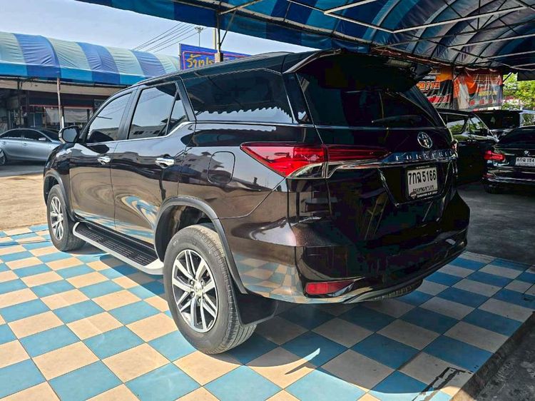 Toyota Fortuner 2017 2.4 V Utility-car ดีเซล ไม่ติดแก๊ส เกียร์อัตโนมัติ ดำ รูปที่ 4