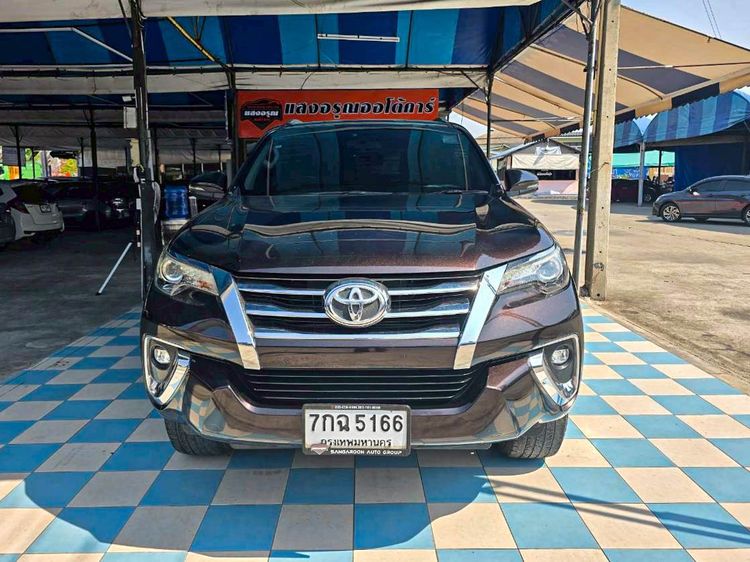 Toyota Fortuner 2017 2.4 V Utility-car ดีเซล ไม่ติดแก๊ส เกียร์อัตโนมัติ ดำ รูปที่ 2