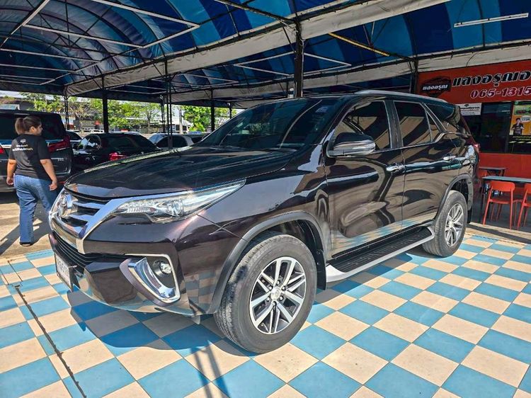 Toyota Fortuner 2017 2.4 V Utility-car ดีเซล ไม่ติดแก๊ส เกียร์อัตโนมัติ ดำ