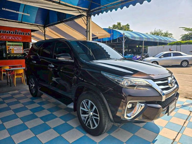 Toyota Fortuner 2017 2.4 V Utility-car ดีเซล ไม่ติดแก๊ส เกียร์อัตโนมัติ ดำ รูปที่ 3