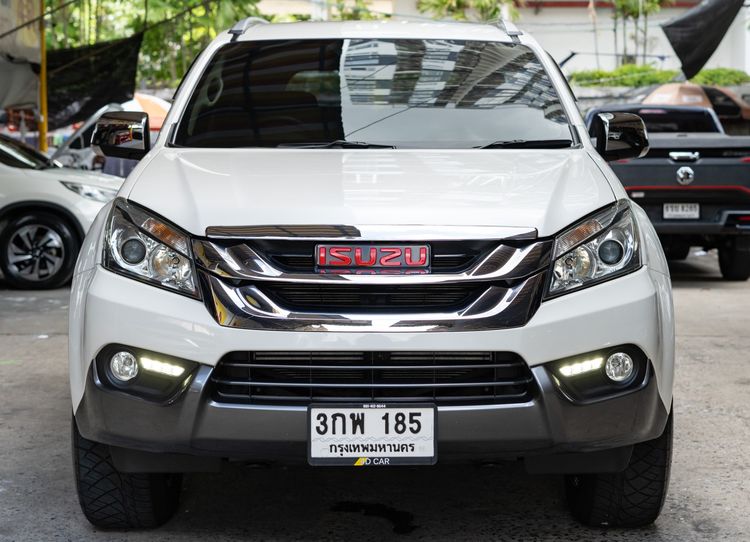 รถ Isuzu MU-X 3.0 สี ขาว