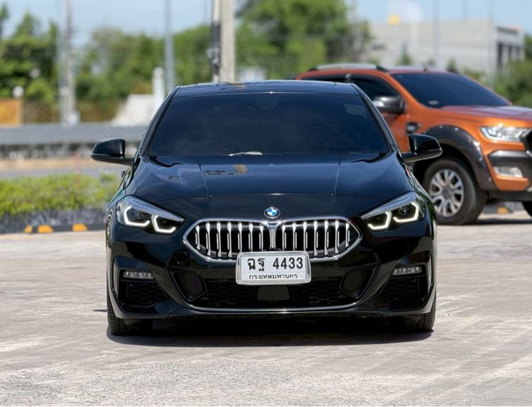 BMW Series 2 2021 220i Sedan เบนซิน ไม่ติดแก๊ส เกียร์อัตโนมัติ ดำ รูปที่ 2