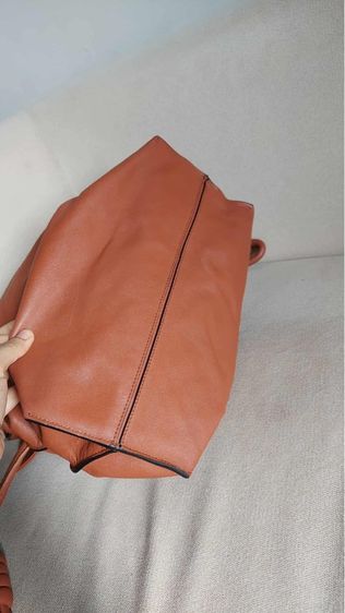 กระเป๋าสะพาย Loewe สีน้ำตาลใบใหญ่ รูปที่ 6