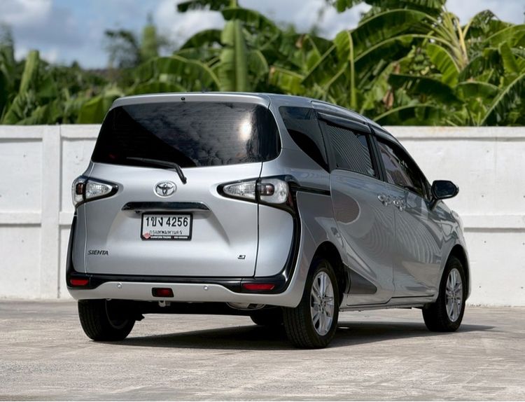 Toyota Sienta 2020 1.5 G Utility-car เบนซิน ไม่ติดแก๊ส เกียร์อัตโนมัติ เทา รูปที่ 4