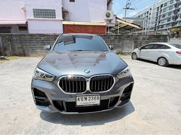 รถ BMW X1 2.0 sDrive18d M Sport สี เทา