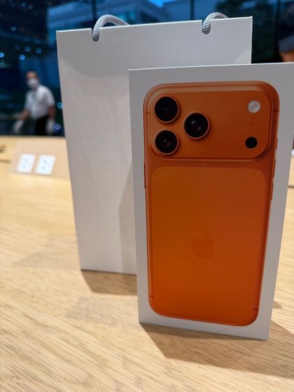 Iphone 17 pro max 512 GB สีส้ม ยังไม่แกะกล่อง