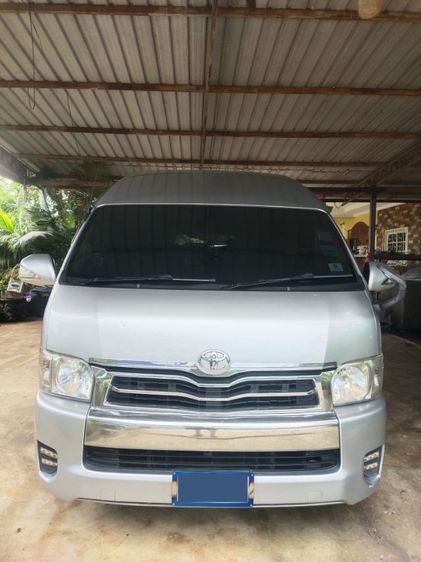 รถ Toyota Commuter 2.5 สี เทา