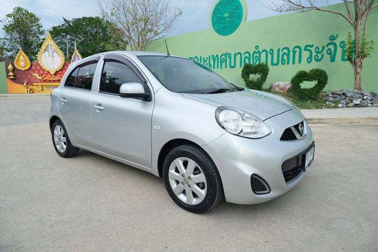 รถ Nissan March 1.2 E สี บรอนซ์เงิน