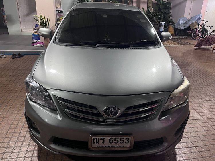 รถ Toyota Altis 1.8 E สี เทา
