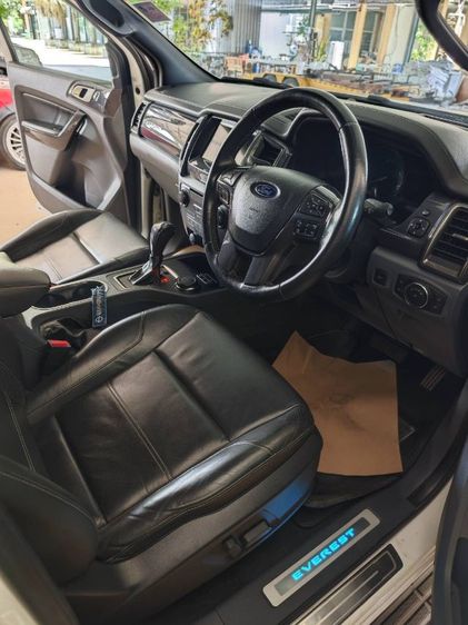 Ford Everest 2016 3.2 Titanium 4WD Sedan ดีเซล เกียร์อัตโนมัติ ขาว รูปที่ 4