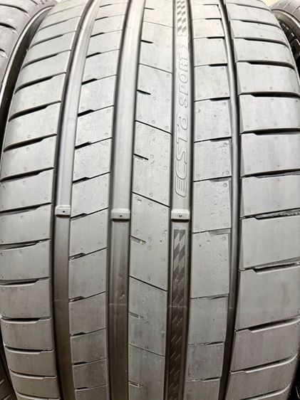 ยางถอดป้ายแดงขอบ 20” ยี่ห้อ KUMHO รุ่น ECSTA SPORT ขนาด 245-40R20 ปี 25 MADE IN KOREA ตุ่มหน้ายางยังอยู่ครบ รูปที่ 6
