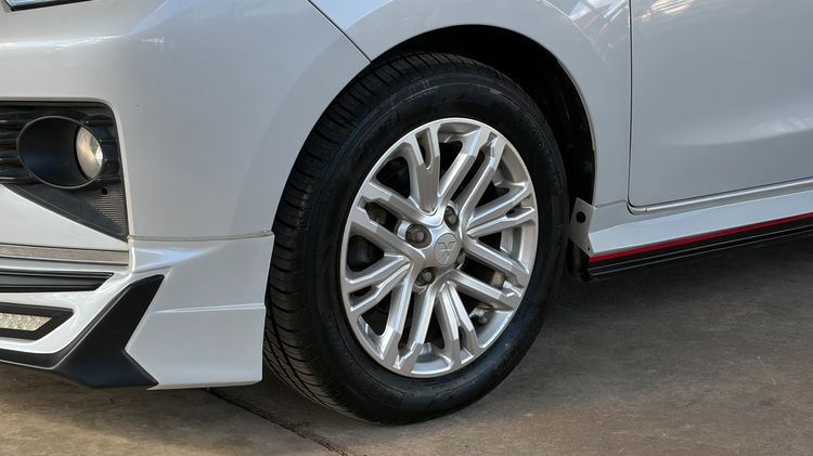 Mitsubishi Attrage 2021 1.2 GLS Limited Sedan เบนซิน ไม่ติดแก๊ส เกียร์อัตโนมัติ ขาว รูปที่ 3