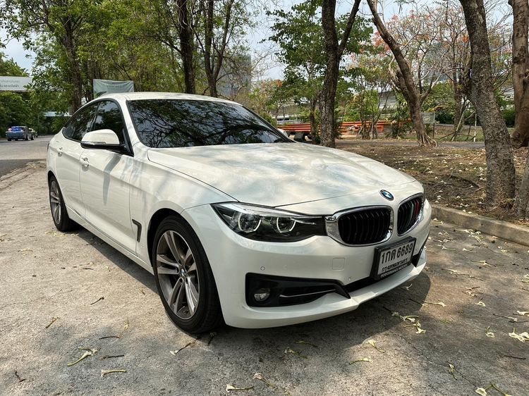 รถ BMW Series 3 320d สี ขาว