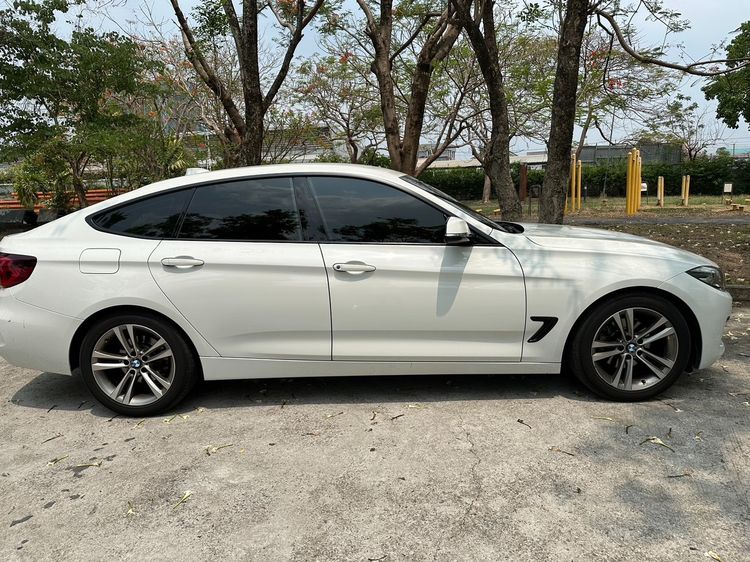 BMW Series 3 2020 320d Sedan ดีเซล เกียร์อัตโนมัติ ขาว รูปที่ 2