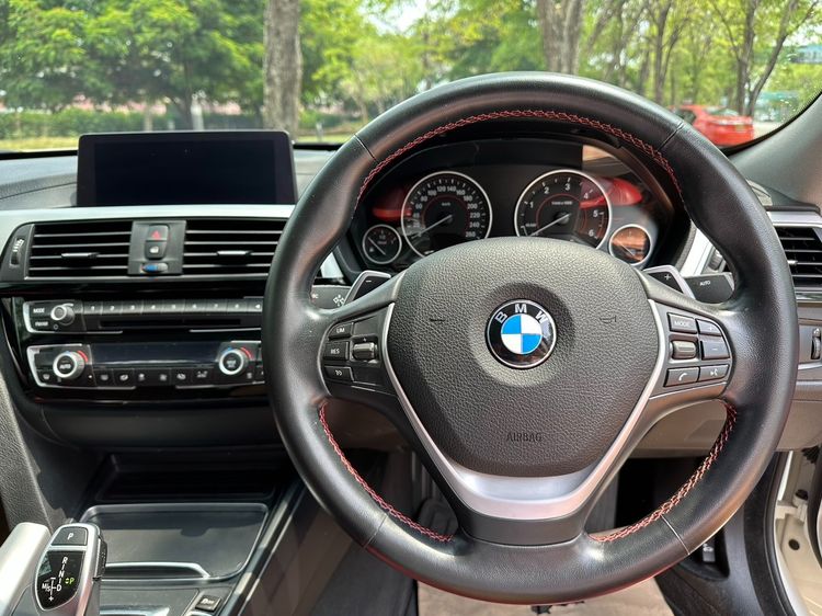 BMW Series 3 2020 320d Sedan ดีเซล เกียร์อัตโนมัติ ขาว รูปที่ 3