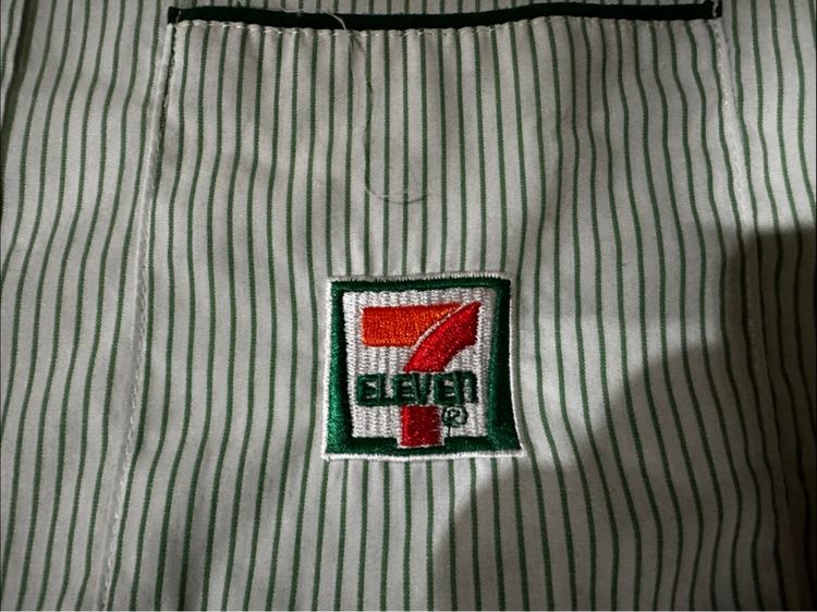 เสื้อเซอร์วิส 7-11 คอจีน ไซส์ L สภาพดีงาม รูปที่ 2