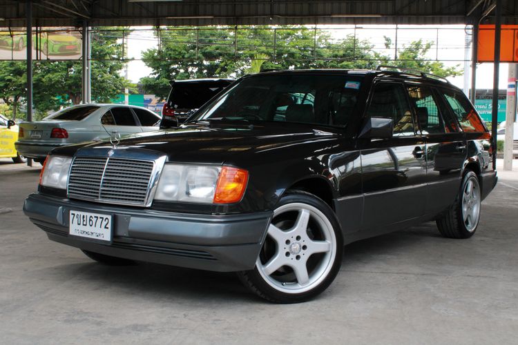 Mercedes-Benz E-Class 1993 E220 Sedan เบนซิน ไม่ติดแก๊ส เกียร์อัตโนมัติ ดำ รูปที่ 3