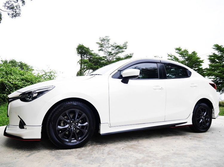 รถ Mazda Mazda 2 1.3 High Connect สี ขาว