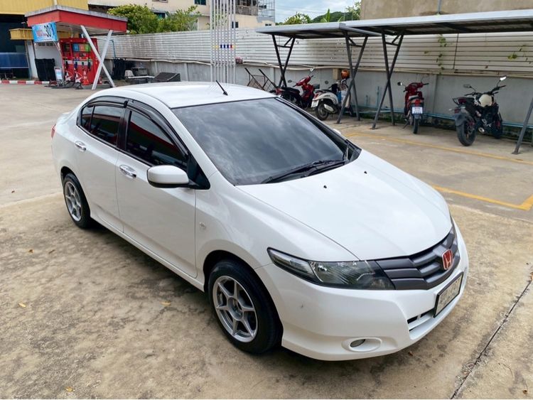 รถ Honda City 1.5 V สี ขาว
